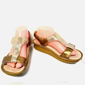 Alegria PG Lite Kendra Leather Sand Do's Sandals Gold Size: 9.5
